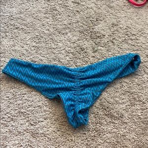 Bathing suit bottoms chevron scrunched butt- small